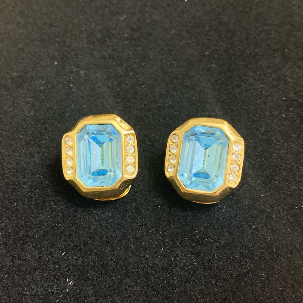 Vintage Christian Dior Sparkling Blue Faceted Crystal Rhinestone Clip Earrings